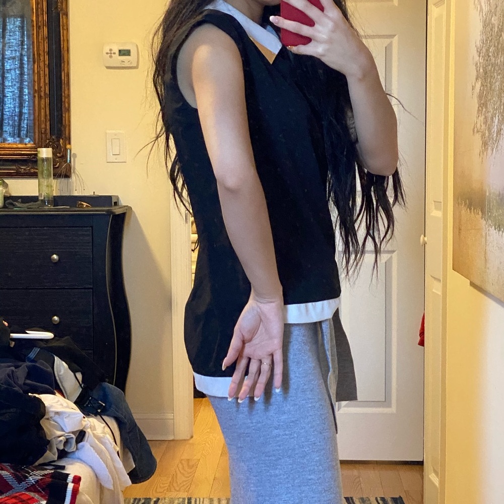 Beautiful black top - Picture 3 of 7